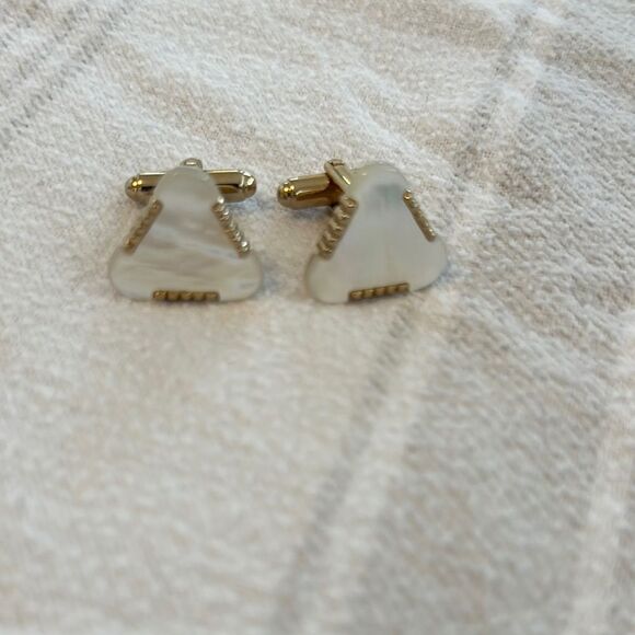 Vintage Opal and gold tone Cufflinks - Picture 1 of 4
